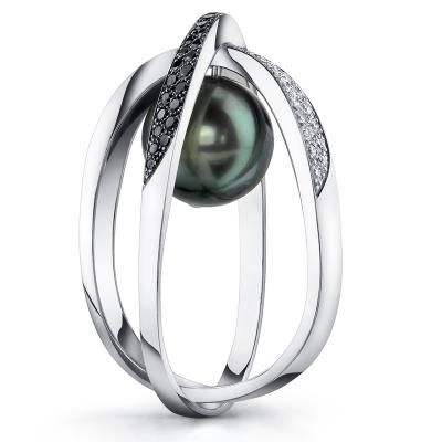 Mark Schneider White Diamond Ring Style:  DS1198