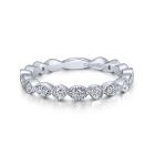 14K White Gold Scalloped Round Diamond Ring