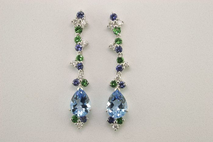 18K White Gold Drop Earrings