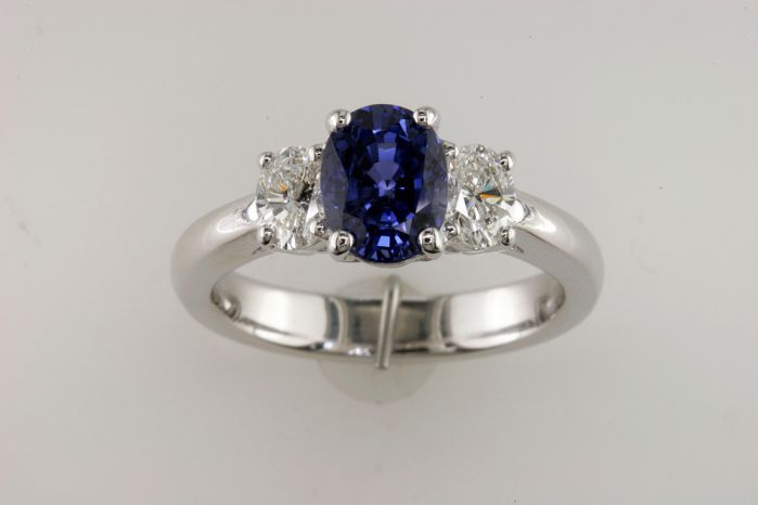 18K White Gold Diamond Ring