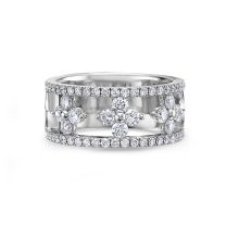 18K White Gold Round Diamond Fashion Ring