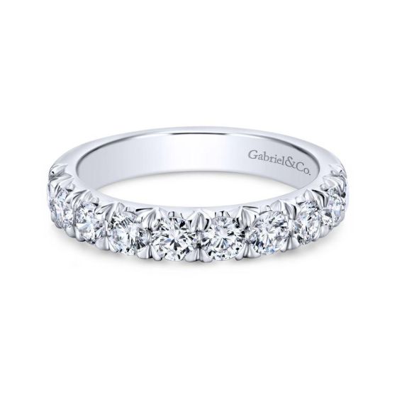 18K White Gold Round Diamond Wedding Band